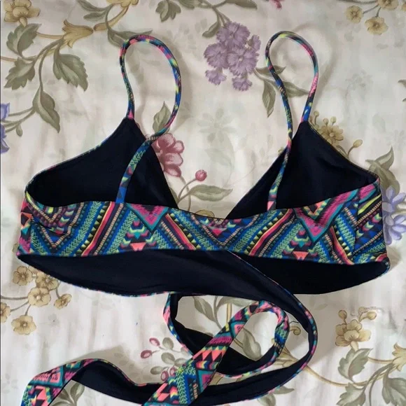 Colorful Geometric Bikini Top - Picture 2 of 2